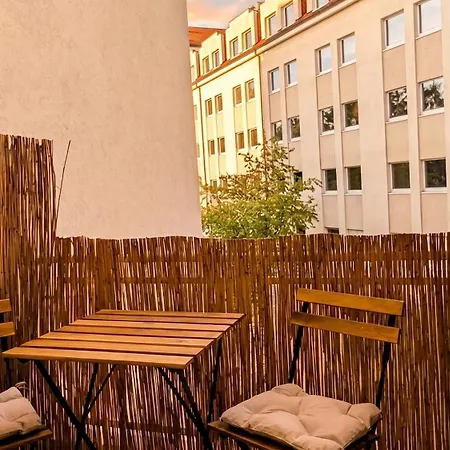 Lägenhet Stilvolles Mit Balkon